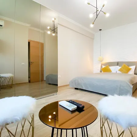 Evy Deluxe Apartment *