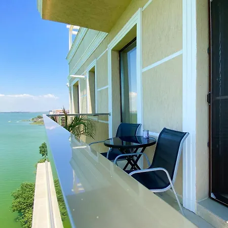 Evy Deluxe Lejlighed