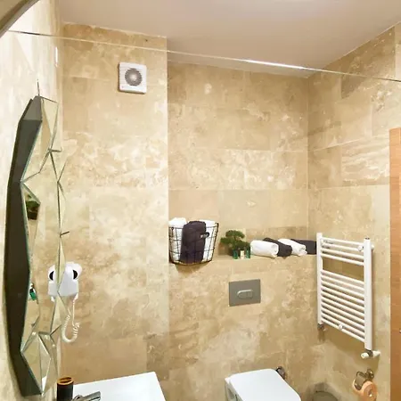 Evy Deluxe Apartment *