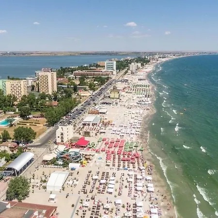Evy Deluxe Mamaia